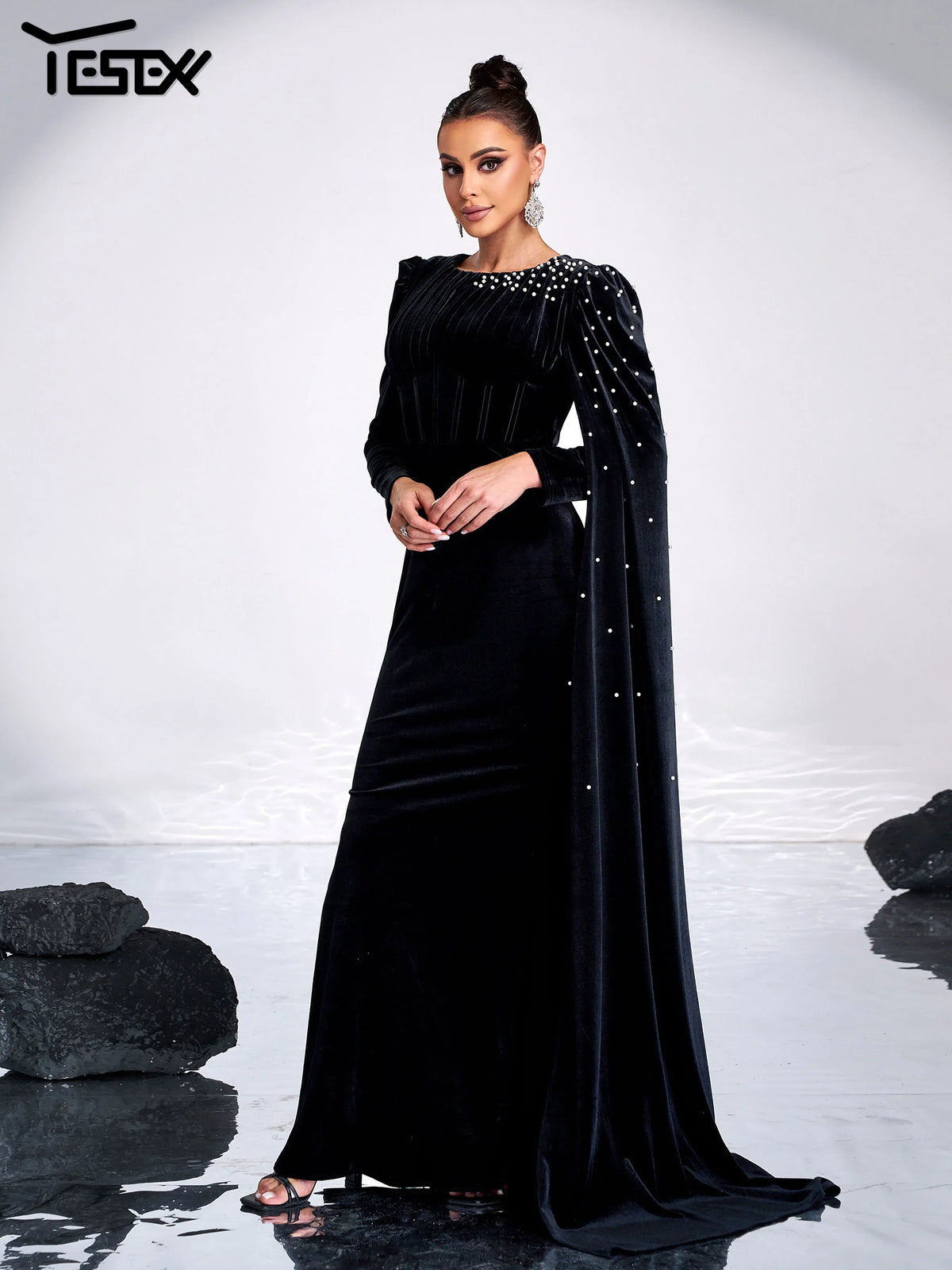Robe de soirée en velours, strass, col rond - Molinse